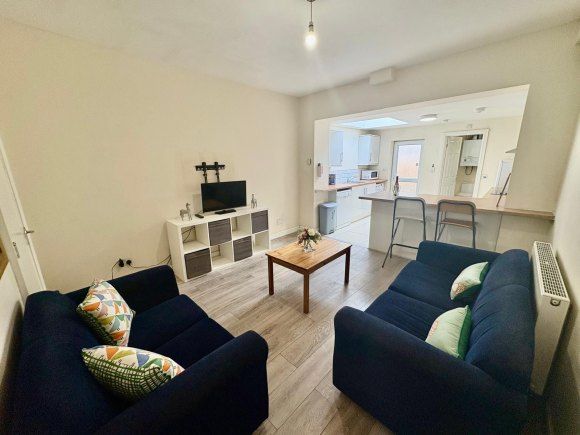 Property photo 1 of 18 1 P164 Lounge 8Jul25.Jpg