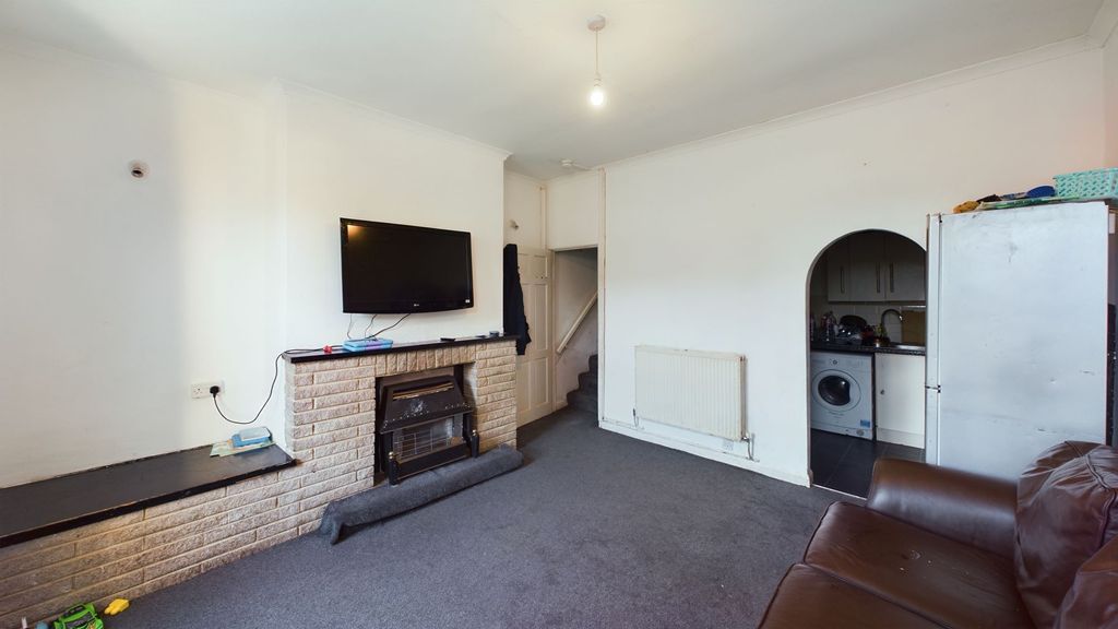 Property photo 3 of 13