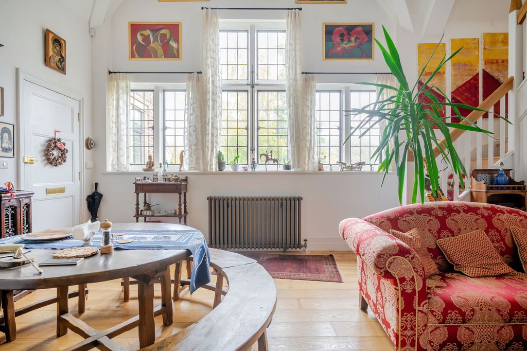 Property photo 3 of 24