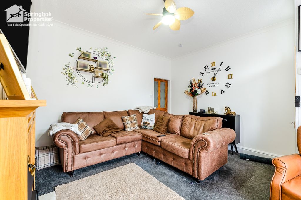 Property photo 3 of 9 Image 2