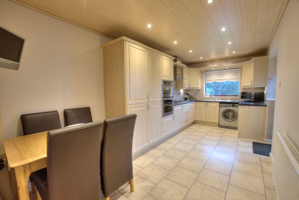 Property photo 2 of 19 2. Kitchen: Diner