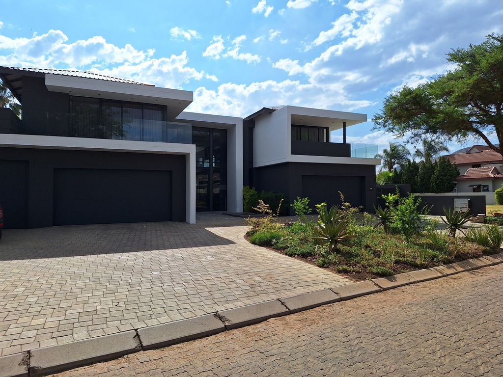 Property photo 2 of 43