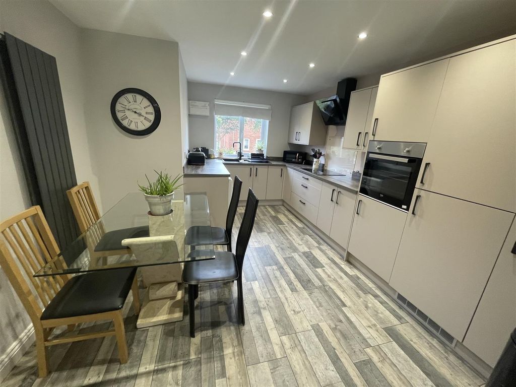 Property photo 1 of 14 16 Auck 5.Jpg