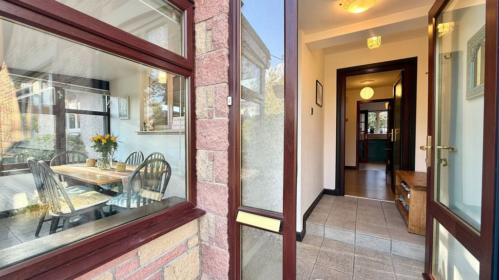 Property photo 2 of 30