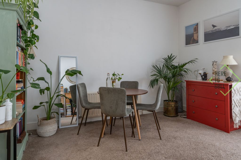 Property photo 1 of 11 Flat B, 69 Beaconsfield Rd-N11 3Aa-16