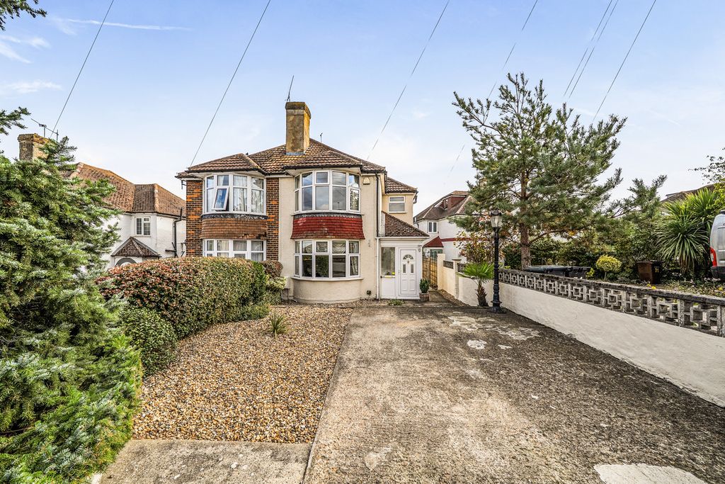 Property photo 1 of 18