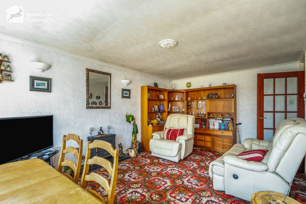Property photo 3 of 13 Image 2