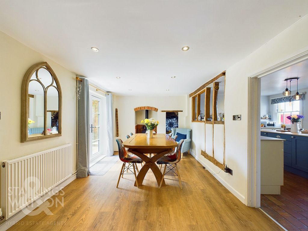 Property photo 2 of 49