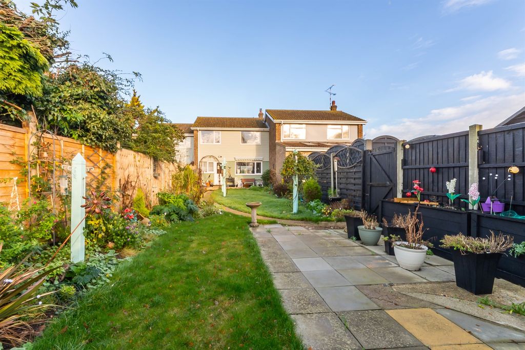 Property photo 2 of 16 Rear Garden