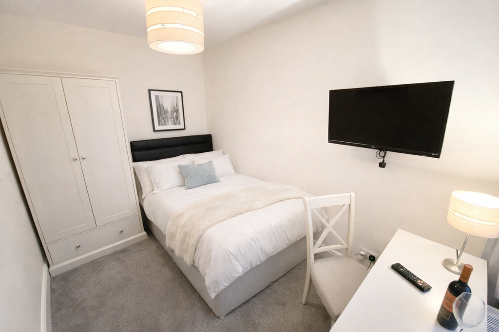 Property photo 1 of 9 Untitled