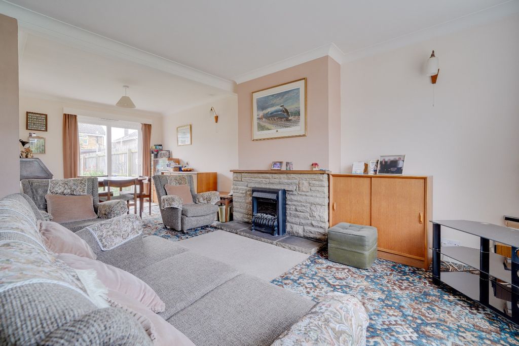 Property photo 2 of 13 4310352