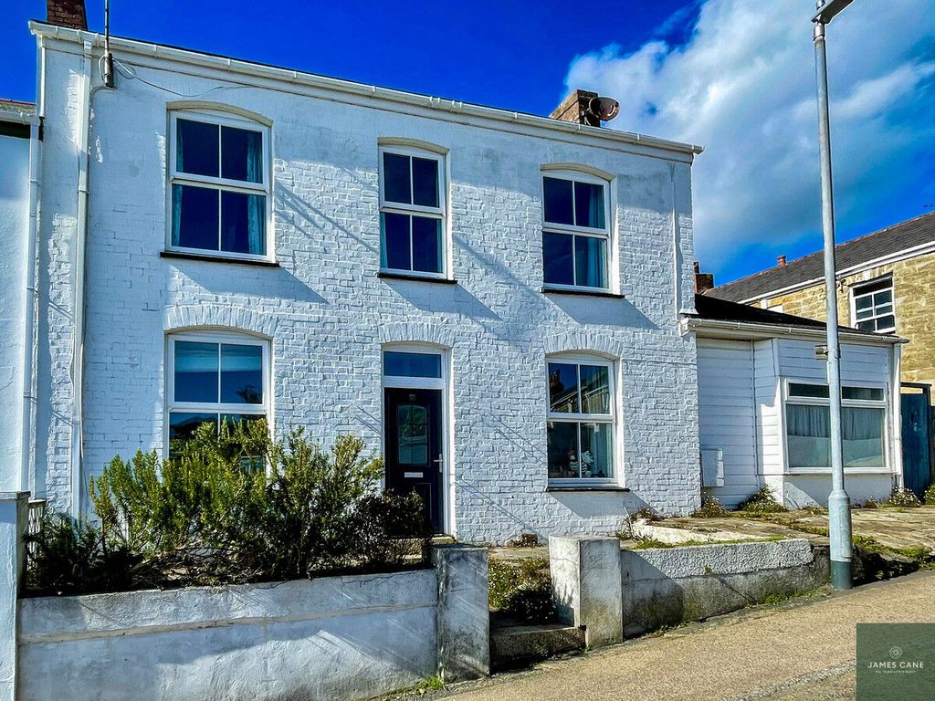 Property photo 2 of 20