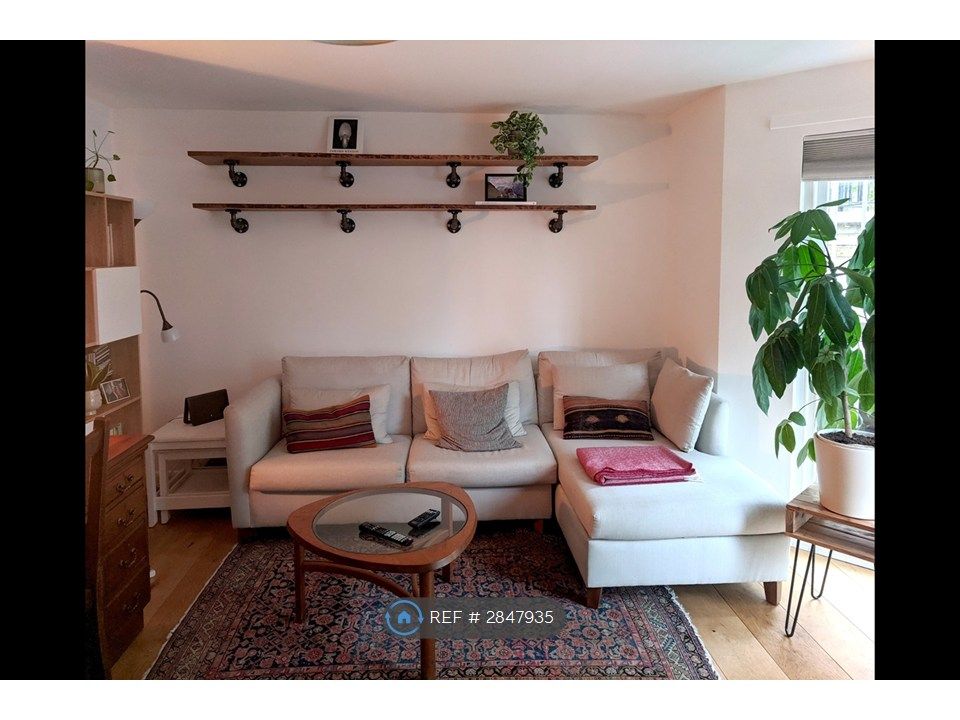 Property photo 2 of 9 Living Room