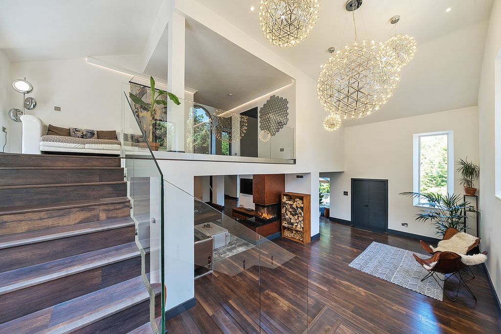 Property photo 1 of 36