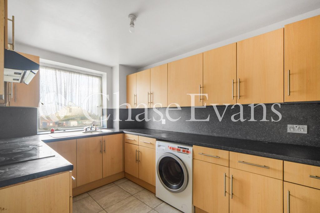 Property photo 1 of 14 Kitchen