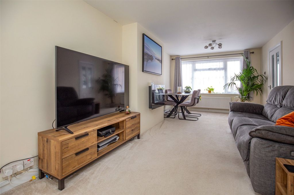 Property photo 2 of 17 Picture No. 09