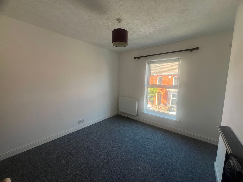 Property photo 3 of 25