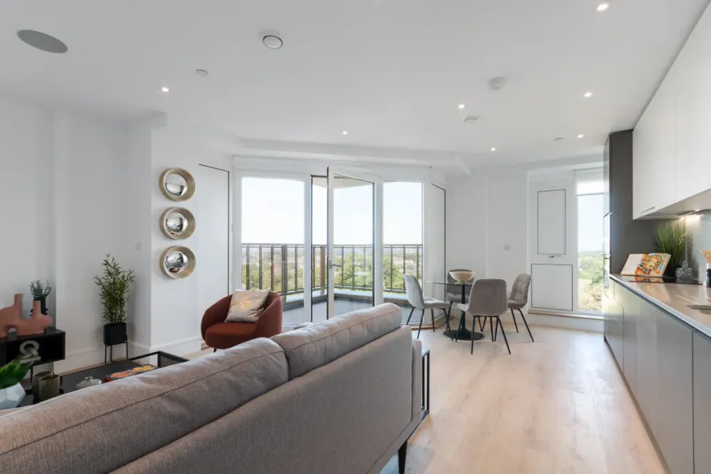 Property photo 3 of 12