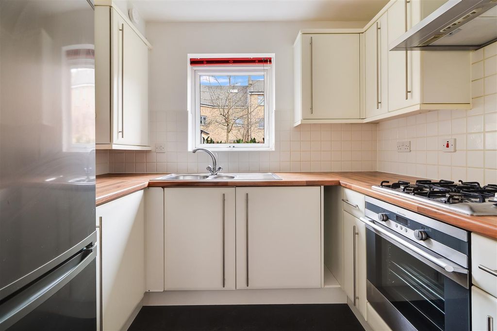 Property photo 2 of 12 Img (1).Jpg