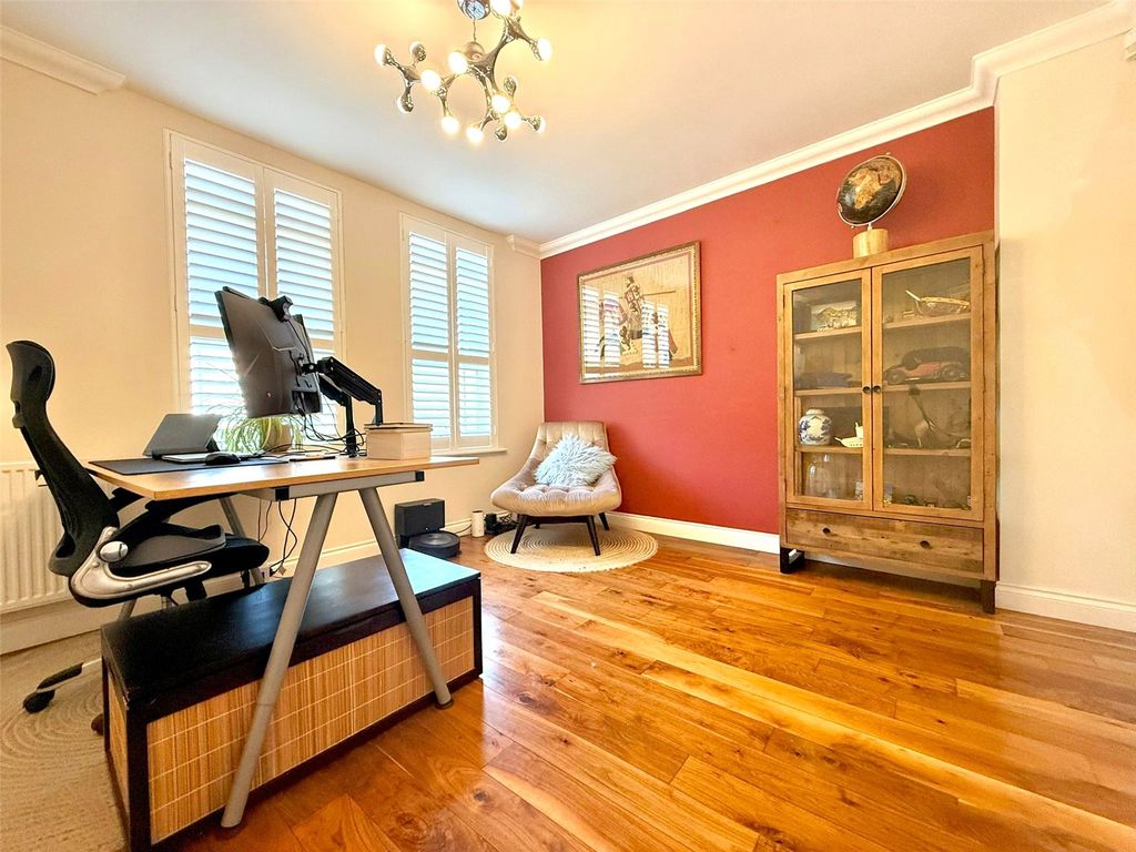 Property photo 2 of 37 Picture No. 70