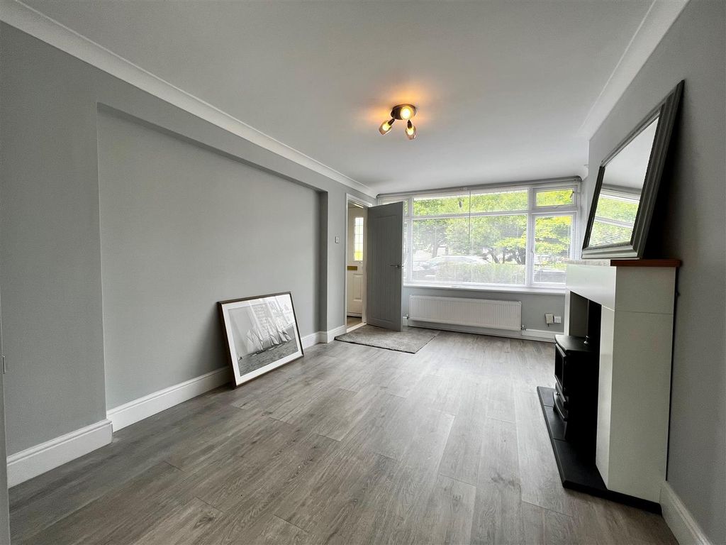 Property photo 3 of 26 Lounge.Jpg