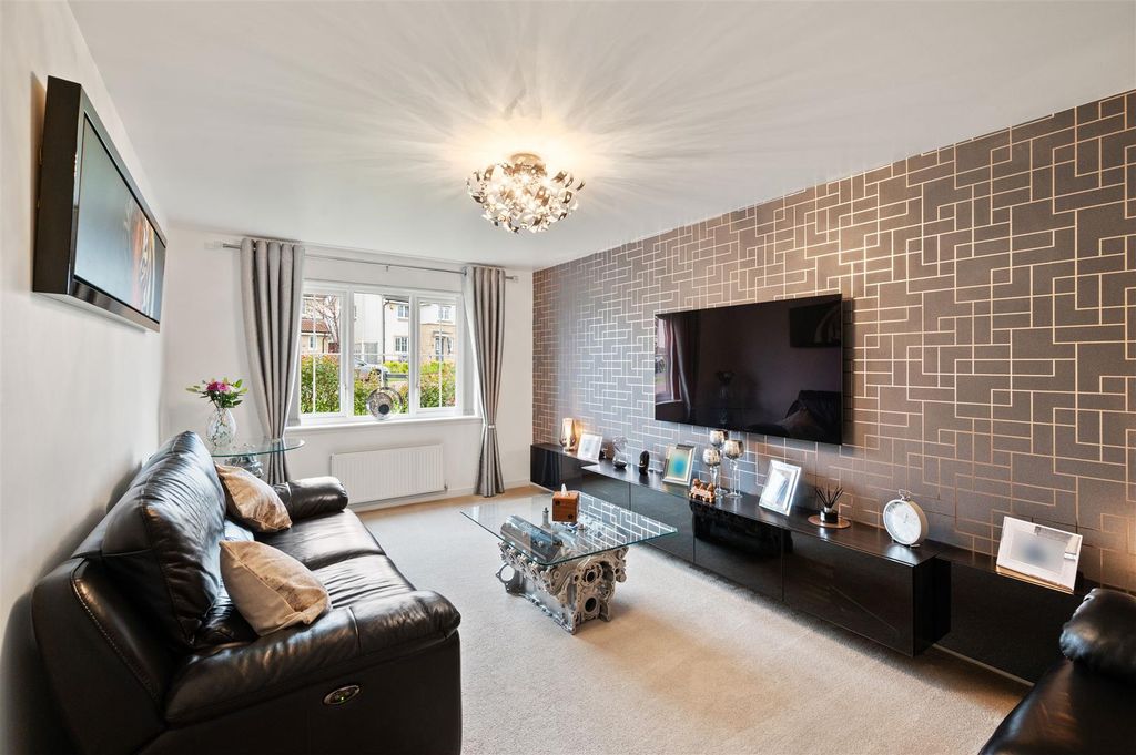 Property photo 3 of 51 2.Jpg