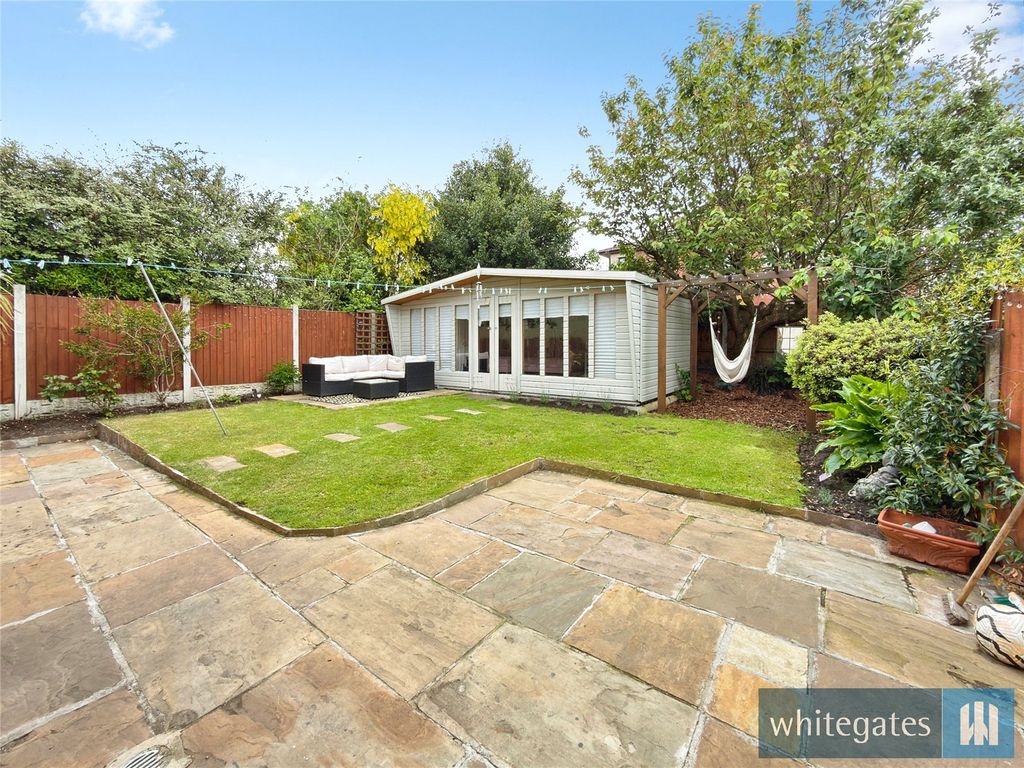 Property photo 2 of 25 Picture No. 22