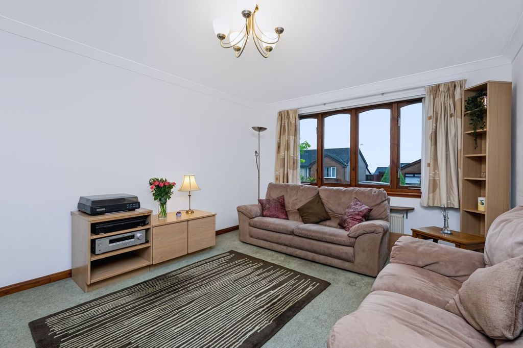 Property photo 3 of 41