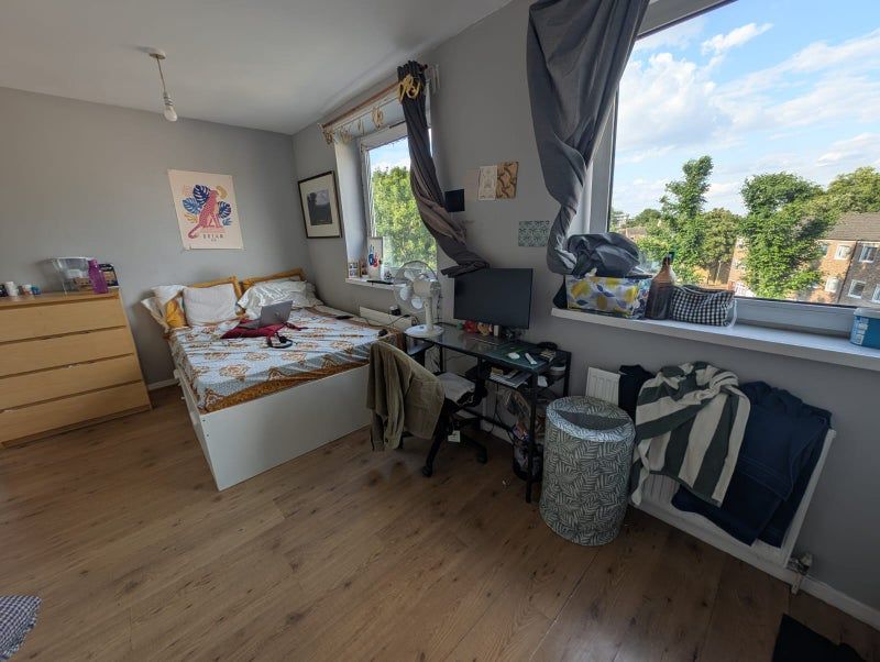 Property photo 1 of 13 Ensuite 3- £1100 Available 07/07/2026