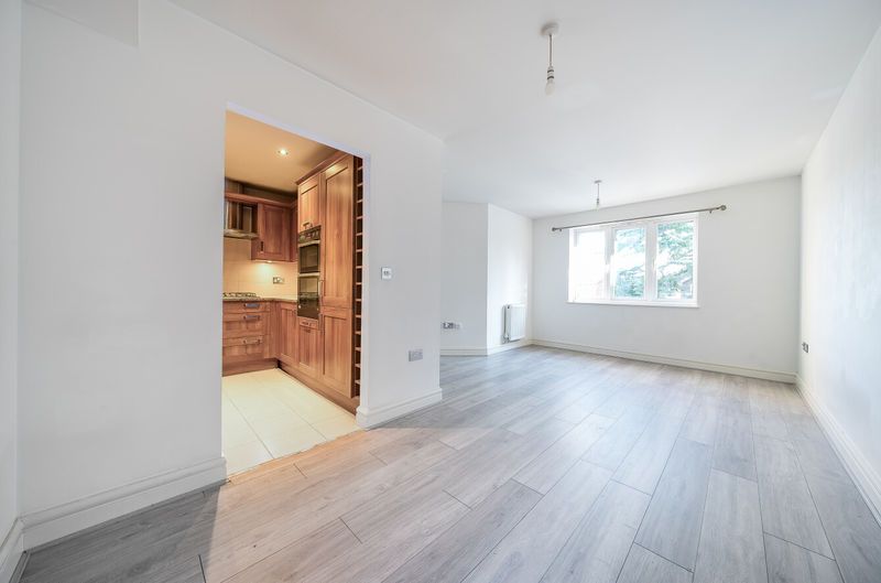 Property photo 1 of 17 Photo 9