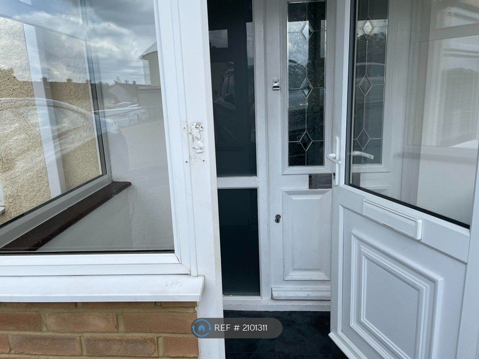 Property photo 1 of 19 Porch