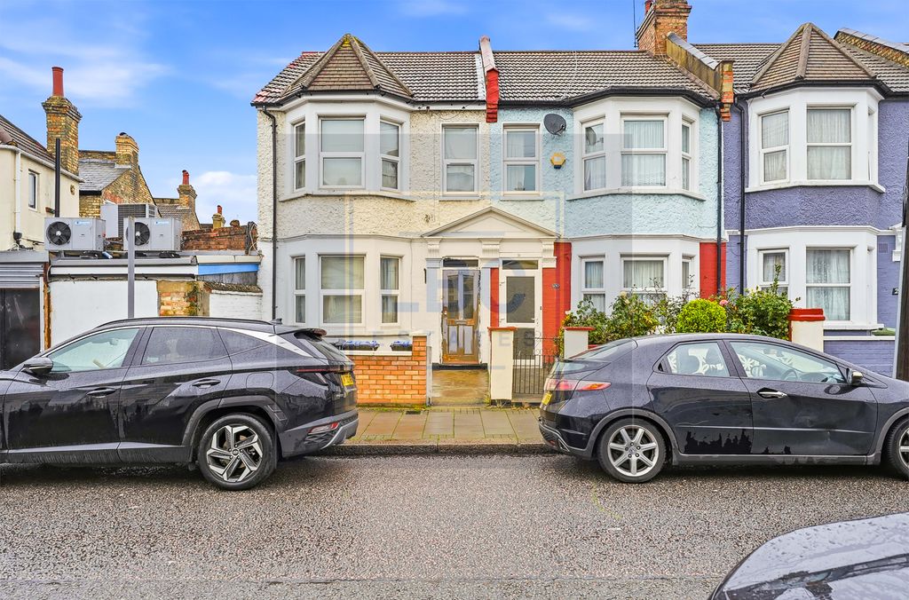 Property photo 1 of 34