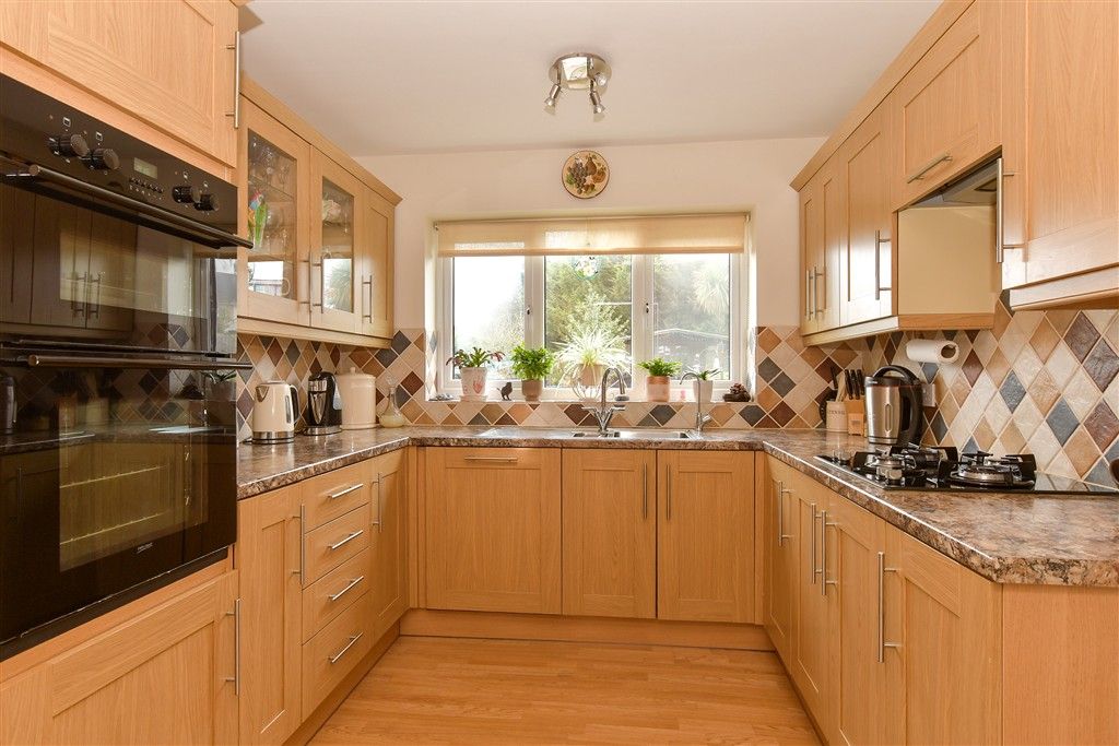 Property photo 2 of 12 Kitchen