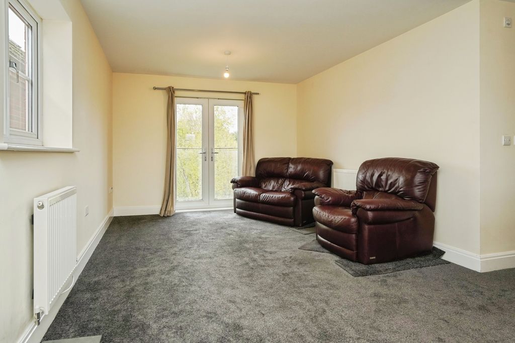 Property photo 3 of 9 Photo