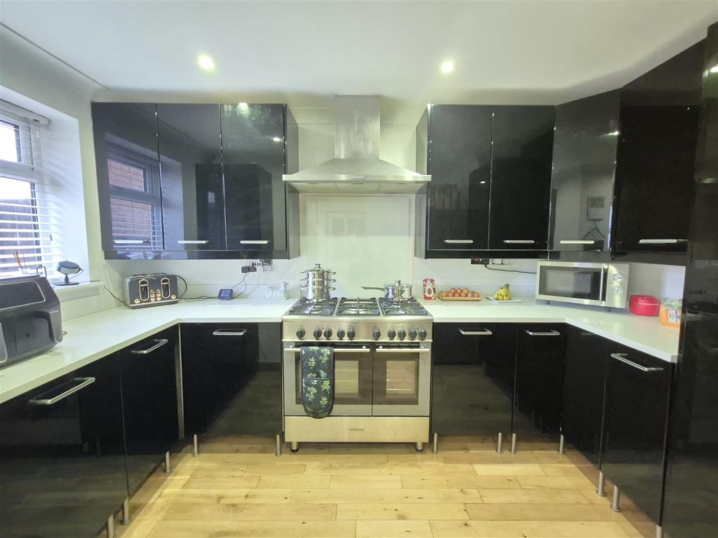 Property photo 3 of 14 20251111_143756.Jpg