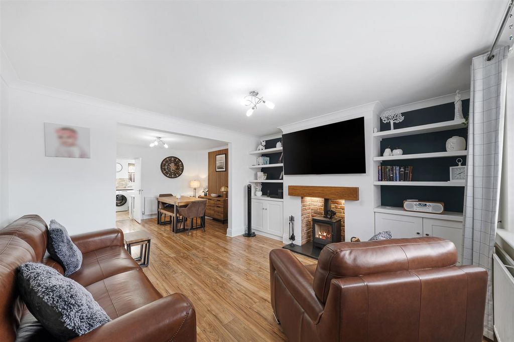 Property photo 2 of 18 30 St James Road-13.Jpg
