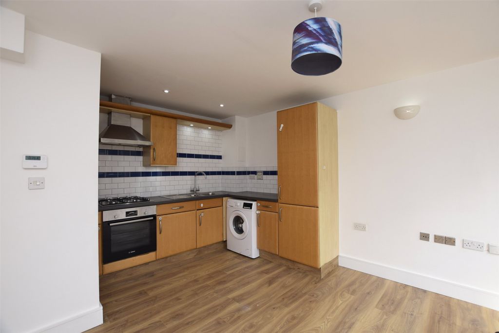 Property photo 3 of 7 Kitchen