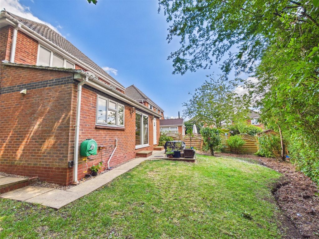 Property photo 2 of 21 Picture No. 28