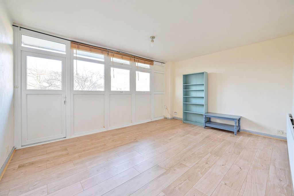 Property photo 2 of 7