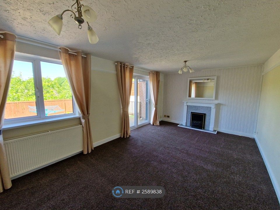 Property photo 2 of 11 Lounge/Dinning Room