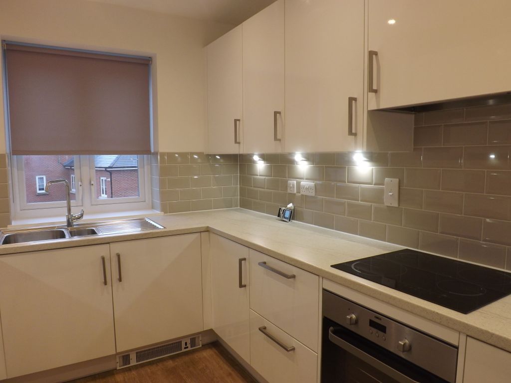 Property photo 2 of 6 Kitchen