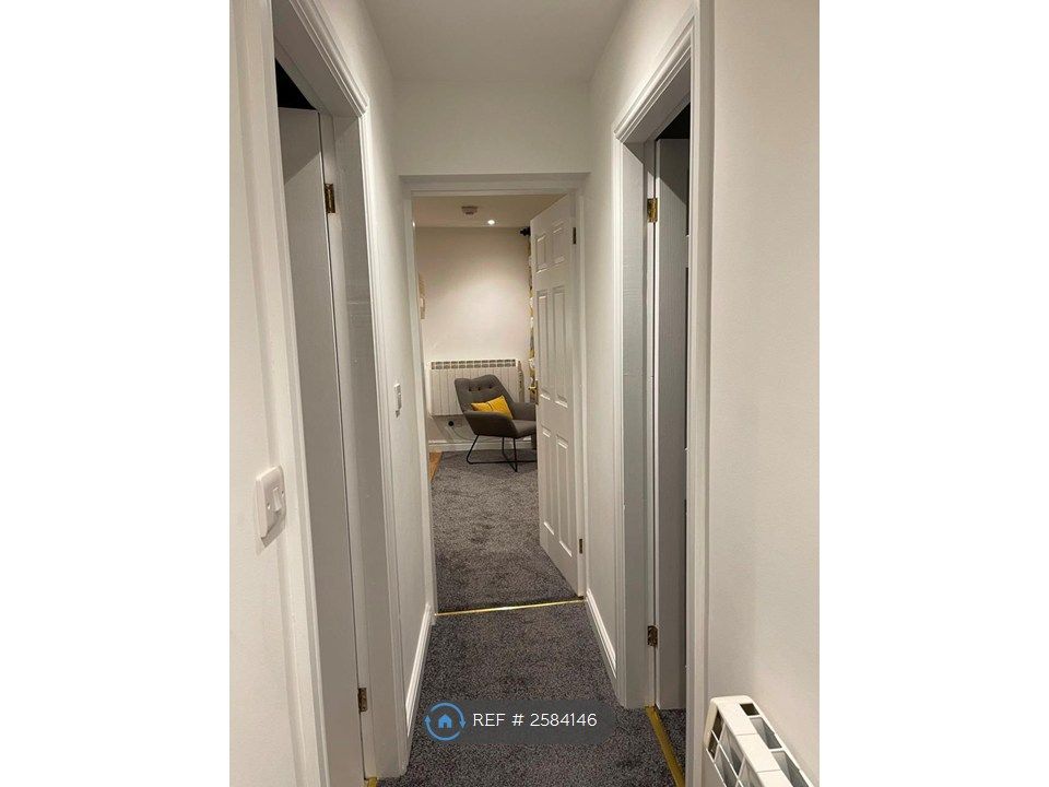 Property photo 3 of 15 Hall