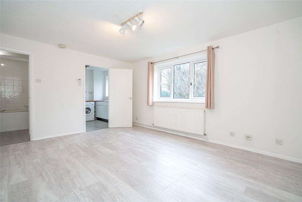 Property photo 2 of 12 Studio A