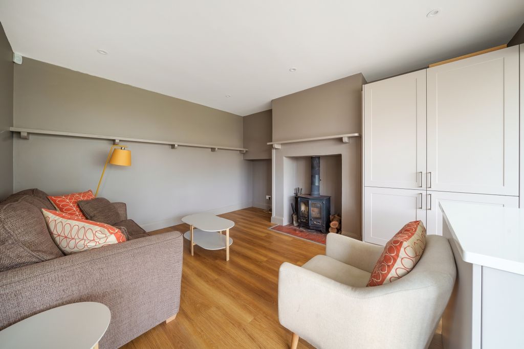 Property photo 3 of 15 1068924 (2)