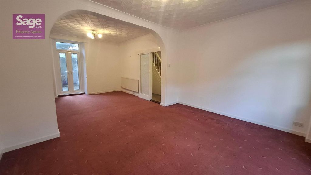 Property photo 2 of 37