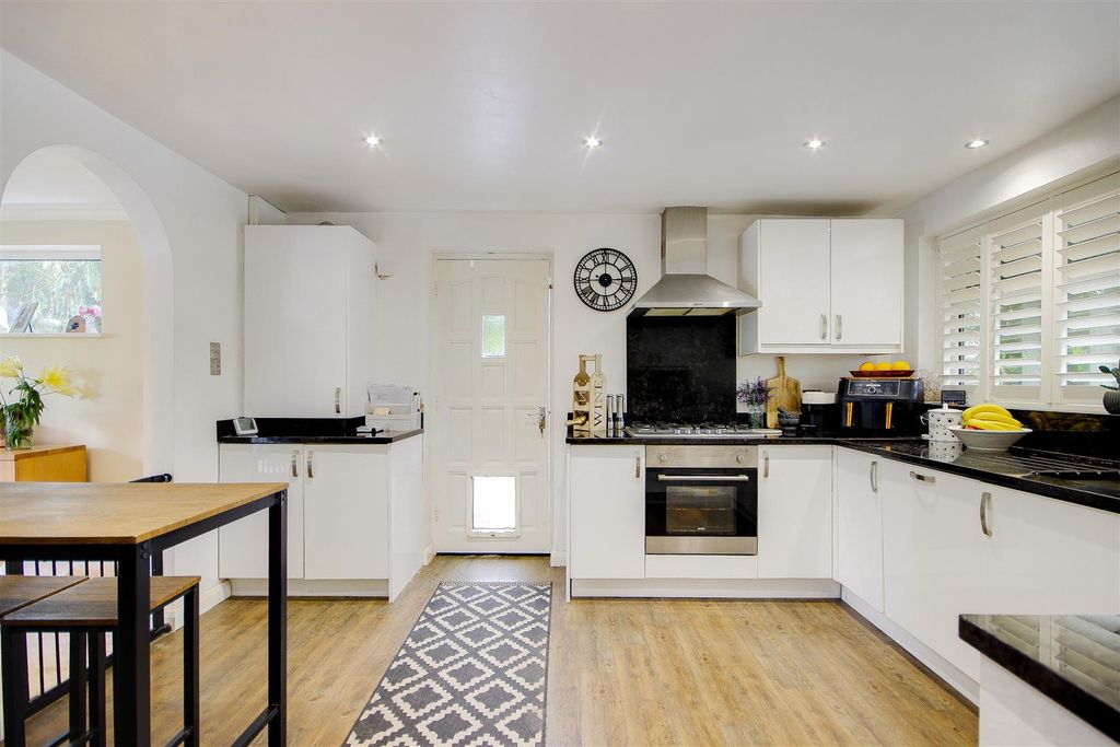 Property photo 3 of 37 Raw_36.Jpg