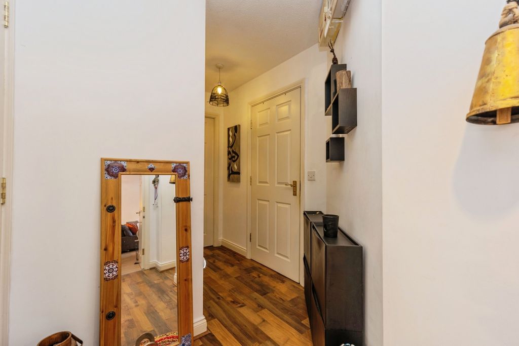 Property photo 2 of 19 Pbox-Img.Jpg