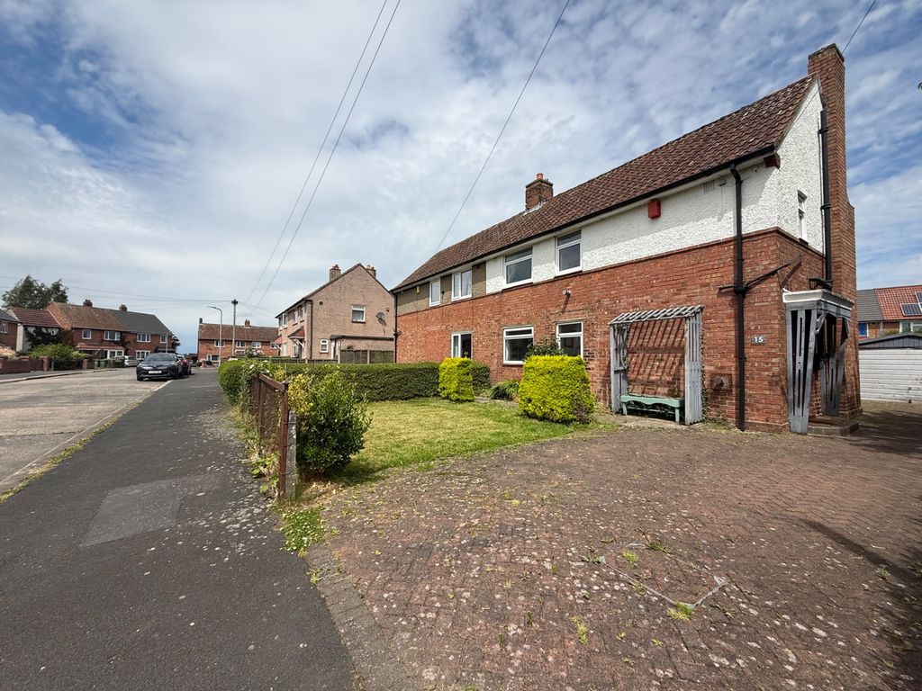 Property photo 3 of 27