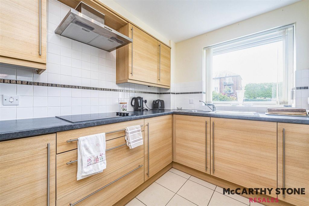 Property photo 3 of 20 2Ladysusancourt-17.Jpg