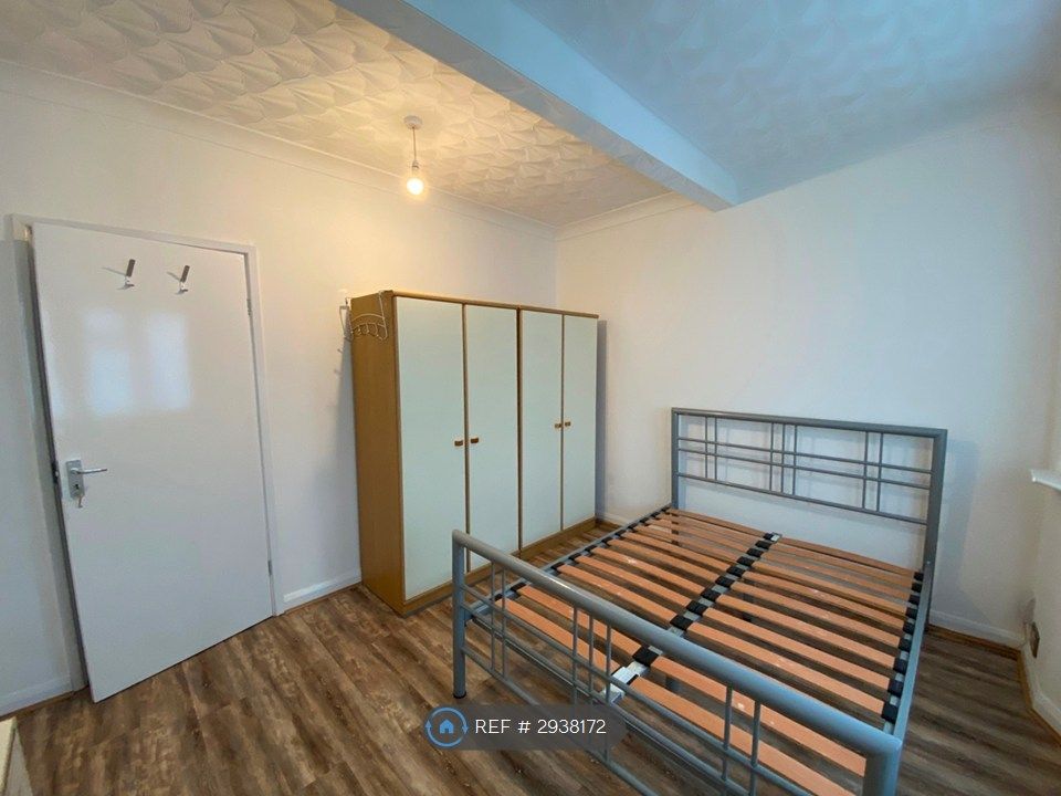 Property photo 2 of 11 Bedroom 1